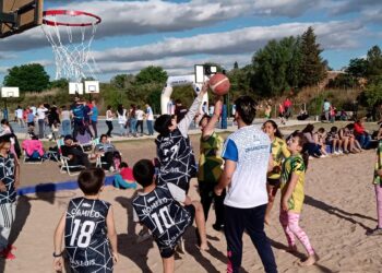 La fiesta del Mini Básquet se vivió a pleno en Juana Koslay