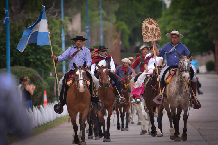 Culminó la 21° marcha ecuestre que emuló a los hombres y mujeres que aportaron a la gesta libertadora