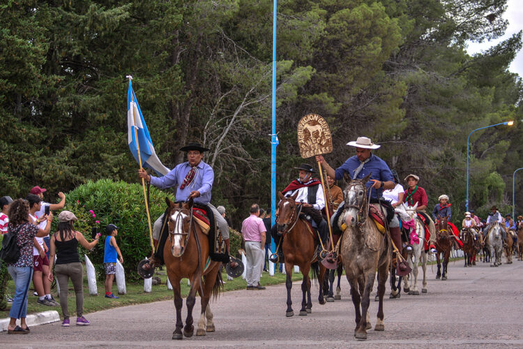 Culminó la 21° marcha ecuestre que emuló a los hombres y mujeres que aportaron a la gesta libertadora