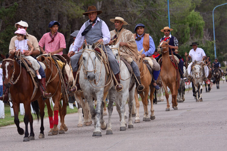Culminó la 21° marcha ecuestre que emuló a los hombres y mujeres que aportaron a la gesta libertadora