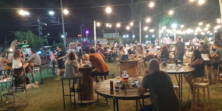 Exitosas jornadas de Mercado de Navidad en Juana Koslay