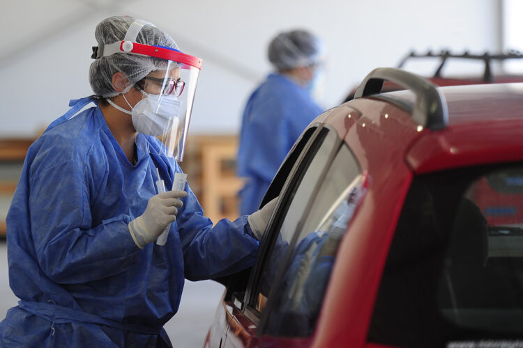 Comenzó a funcionar el centro de hisopados móvil en el Hospital Central “Dr. Ramón Carrillo”