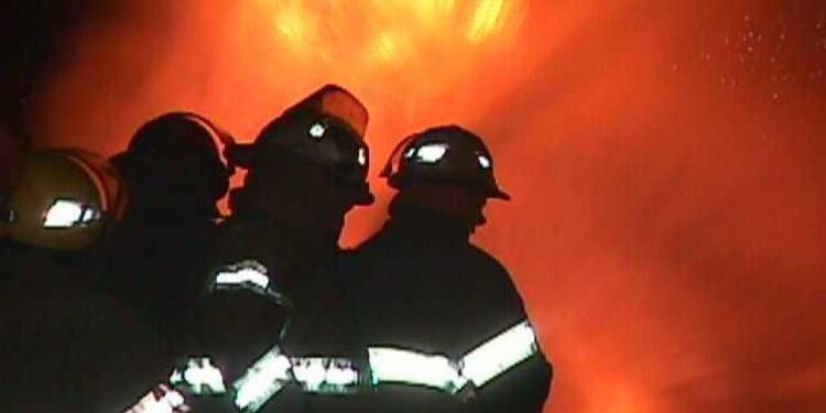 Controlaron el incendio en la planta recicladora de Donovan