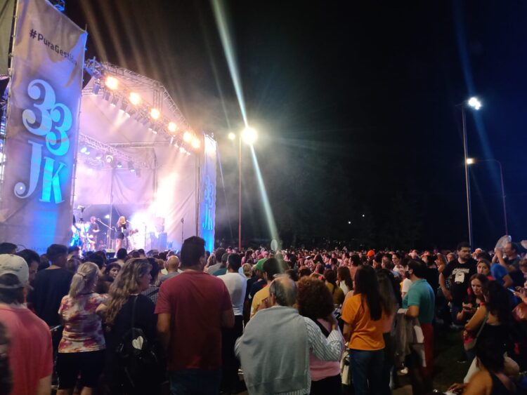 Miles de vecinos disfrutaron de los festejos de nuestra ciudad