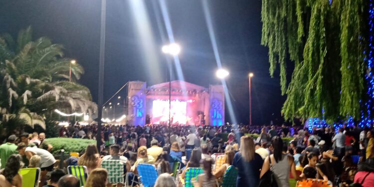 Miles de vecinos disfrutaron de los festejos de nuestra ciudad
