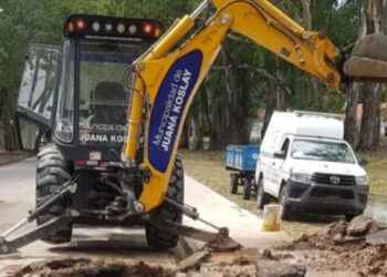 Fue reparado el caño de agua que se había roto en Juana Koslay
