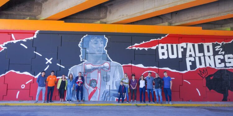 Pintaron un mural en homenaje al Búfalo Funes en la autopista Los Puquios