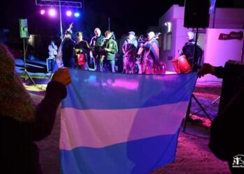 REALIZARON LA VIGILIA Y HOMENAJE A LOS VETERANOS CAÍDOS EN MALVINAS