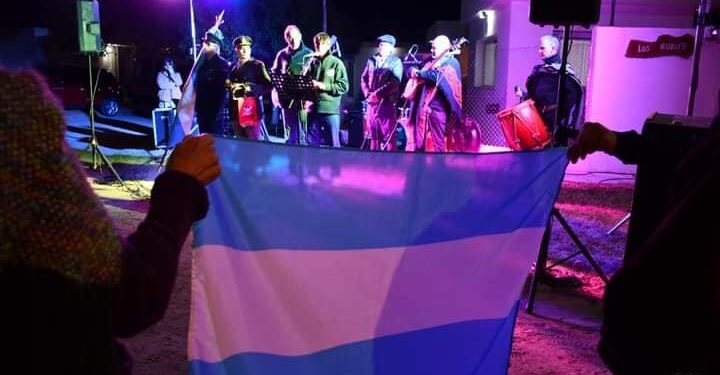 REALIZARON LA VIGILIA Y HOMENAJE A LOS VETERANOS CAÍDOS EN MALVINAS