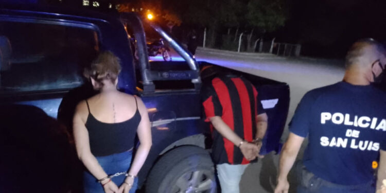 Tras despliegue policial en calle Pancha Hernández, secuestraron una camioneta por una investigación