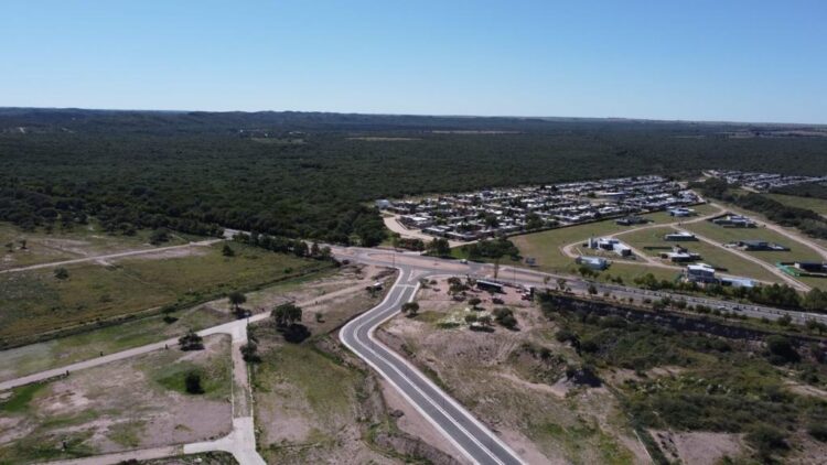 Habilitaron la rotonda y la calle de interconexión entre el barrio 274 Viviendas y la avenida del Viento Chorrillero