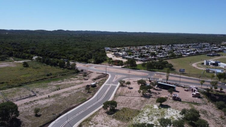 Habilitaron la rotonda y la calle de interconexión entre el barrio 274 Viviendas y la avenida del Viento Chorrillero