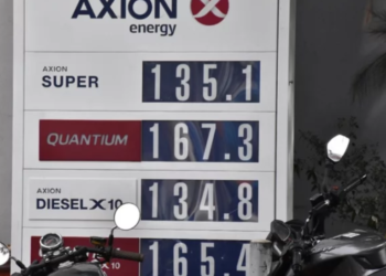 Axion y Shell subieron los precios entre el 10,5 y el 12% promedio Varios automovilistas se sorprendieron este domingo con el aumento de las naftas.