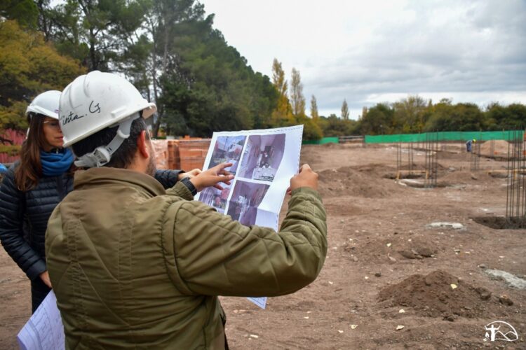 El intendente junto a autoridades provinciales y nacionales visitaron las viviendas que se realizan en Juana Koslay