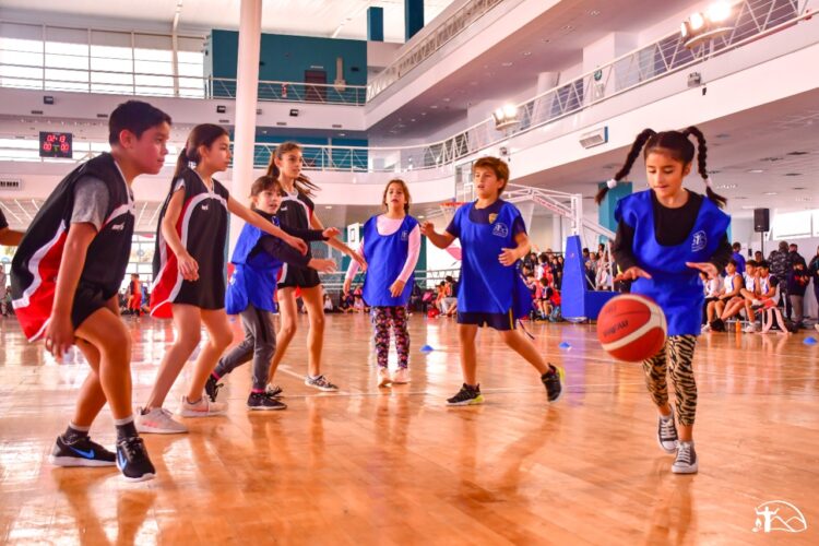 Niños del taller de básquet del Parque Urbano de Juana Koslay participaron en el 1° Encuentro Provincial de Mini Básquet en el Campus ULP