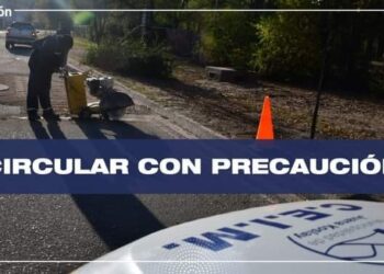 Circular con precaución por tareas de mantenimiento en calles