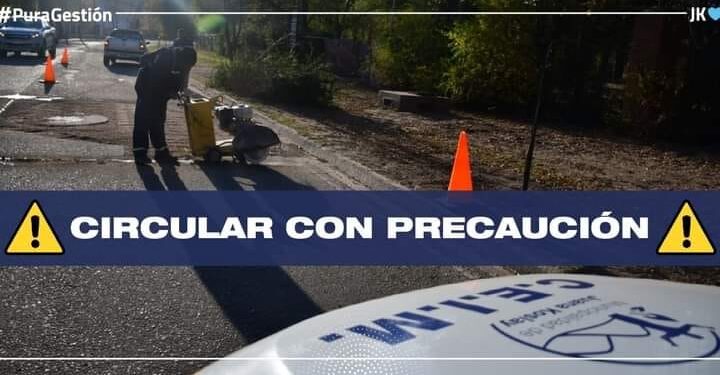 Circular con precaución por tareas de mantenimiento en calles