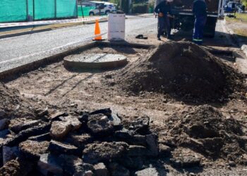 Continúan los trabajos de bacheo y reacondicionamiento en Av. Cuchi Corral