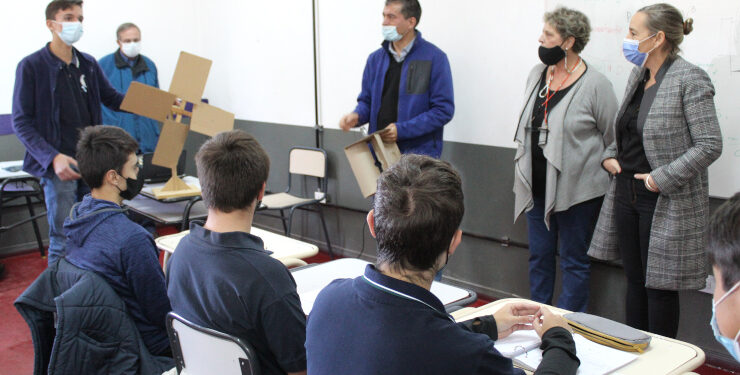 La ministra de Educación recorrió escuelas de Juana Koslay y Los Puquios