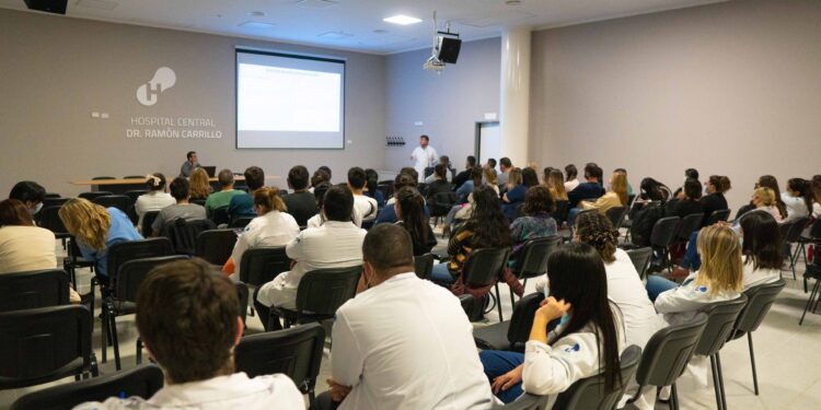 Hospital “Dr. Ramón Carrillo”: capacitan a profesionales en el uso racional de los métodos de diagnóstico por imágenes