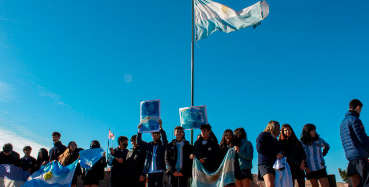 En el Monumento al Pueblo Puntano de la Independencia se realizó un acto por el 25 de mayo