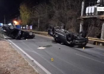 Choque y vuelco de dos vehículos en Av. Pte Perón
