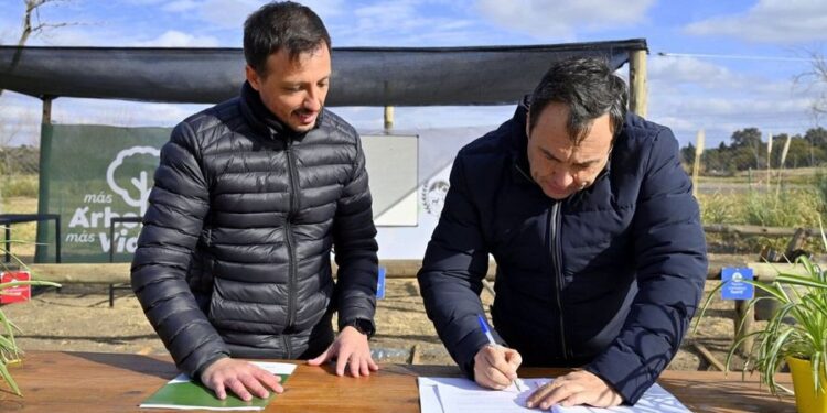 “MÁS ÁRBOLES, MÁS VIDA”: CONVENIO Y COMPROMISO POR EL MEDIOAMBIENTE