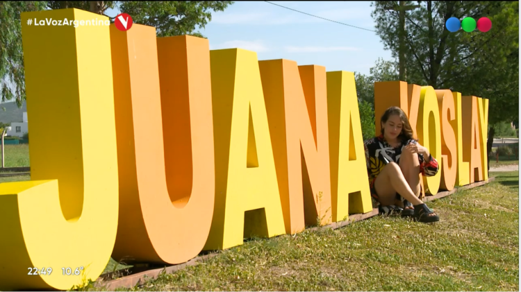 COMENZÓ “LA VOZ” Y UNA KOSLAYENSE CAUTIVÓ A LOS JURADOS.