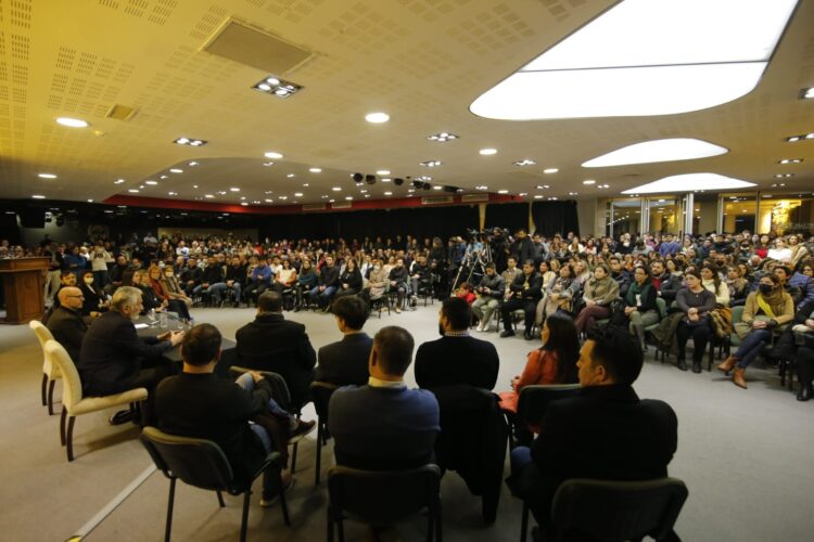 El gobernador otorgó un nuevo aumento salarial: llegará al 60% anual