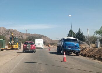 Transitar con precaución sobre Camino del Portezuelo
