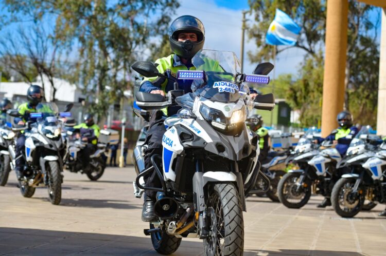 En poco más de un año, la Policía Provincial sumó 560 nuevos vehículos para la lucha contra el delito