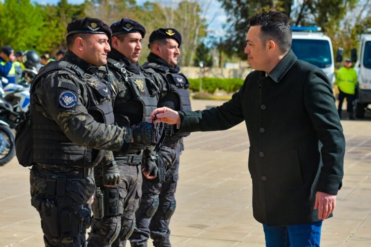 En poco más de un año, la Policía Provincial sumó 560 nuevos vehículos para la lucha contra el delito