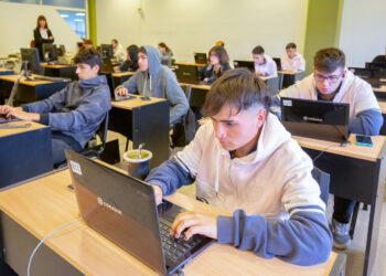 Test vocacional: estudiantes del Colegio N° 13 “Profesor Roberto Moyano” visitaron la ULP