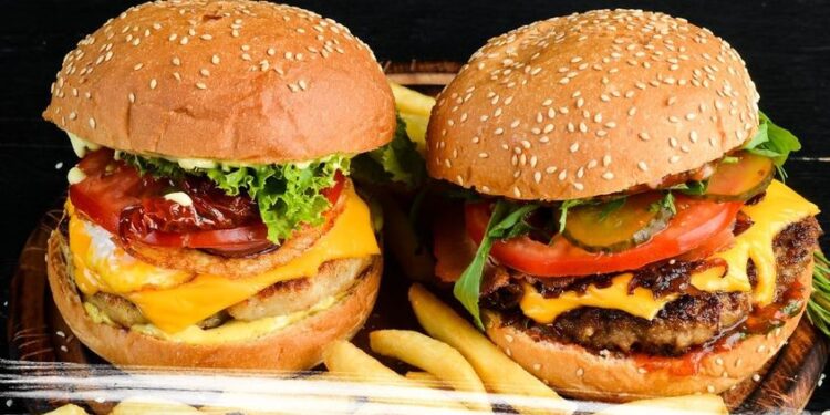 Convocan a emprendedores de foodtrucks para el evento del encendido del “Árbol de Tus Sueños”