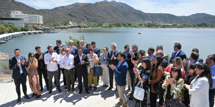El gobernador participó de la apertura del Consejo Federal de Turismo