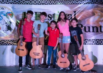 Con más de 400 artistas en escena, brilló el 1° Festival Cuyano “Serenata Puntana 2022” en el Ave Fénix