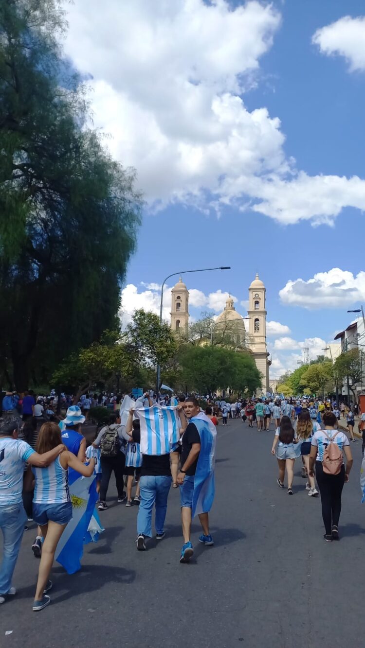 Juana Koslay, La Punta, San Luis…. se vistieron de celeste y blanco