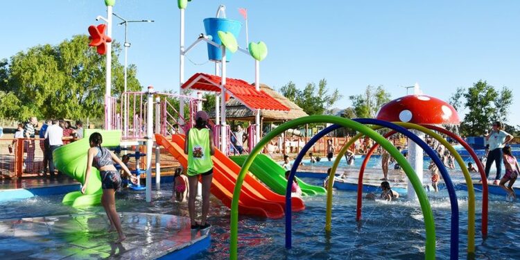 Con una inversión de más de 10 millones, por parte del Gobierno Provincial, se lanzó la temporada 2022/23 del balneario de La Punta