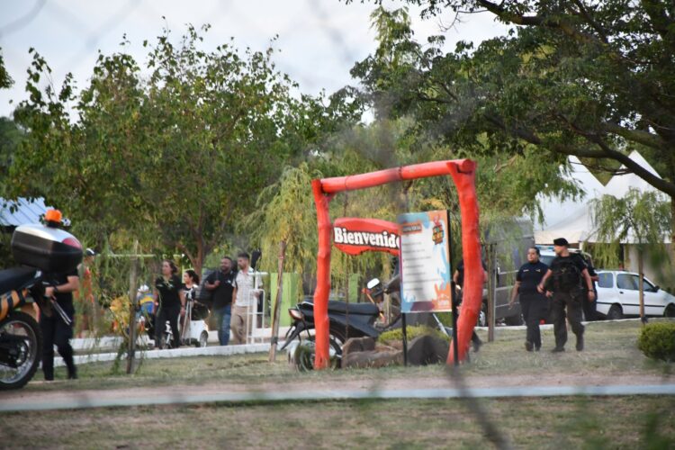 Heridos, varios disturbios, alcohol, falta de controles y exceso de personas en el Parque Acuático Municipal de La Punta