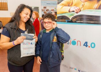 Visión 4.0: 9743 niños recibieron sus anteojos
