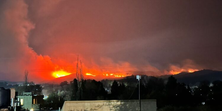 El incendio que afecta Potrero de los Funes