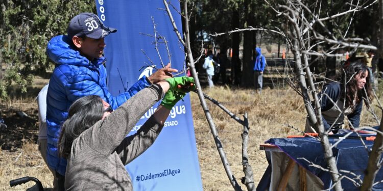 El ecoparque Cruz de Piedra brindó una capacitación de poda de frutales