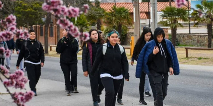 Comenzó la marcha patriótica de la Mixta hacia Las Chacras