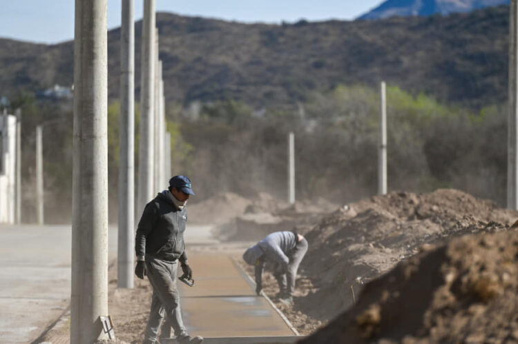 Infraestructura en servicios: avanzan las obras en los barrios Malvinas y 70 Viviendas