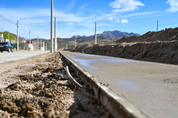 Infraestructura en servicios: avanzan las obras en los barrios Malvinas y 70 Viviendas