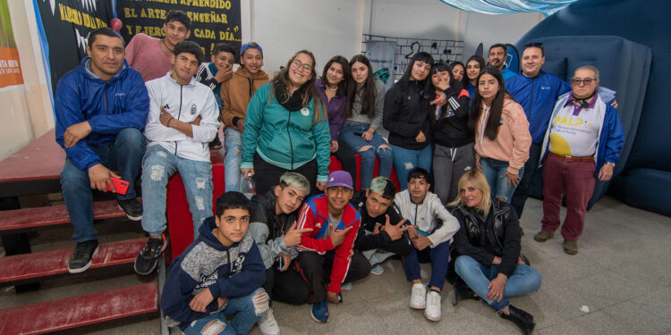 El Parque Astronómico compartió una tarde de ciencia con alumnos de Donovan