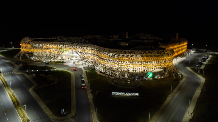El Hospital Central “Dr. Ramón Carrillo” se iluminó para visibilizar el Día Mundial para la Prevención del Suicidio