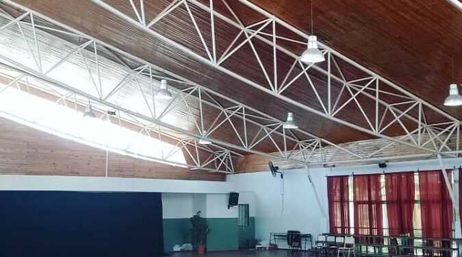 Refaccionan el natatorio y el edificio de la escuela “Cabo Principal Fabricio Alcaraz” de El Volcán