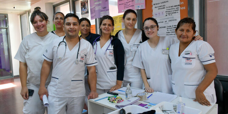 Estudiantes de enfermería brindaron charlas sobre prevención y promoción de la salud