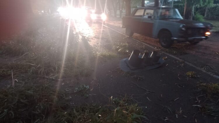 La tormenta destrozó un semáforo en Juana Koslay